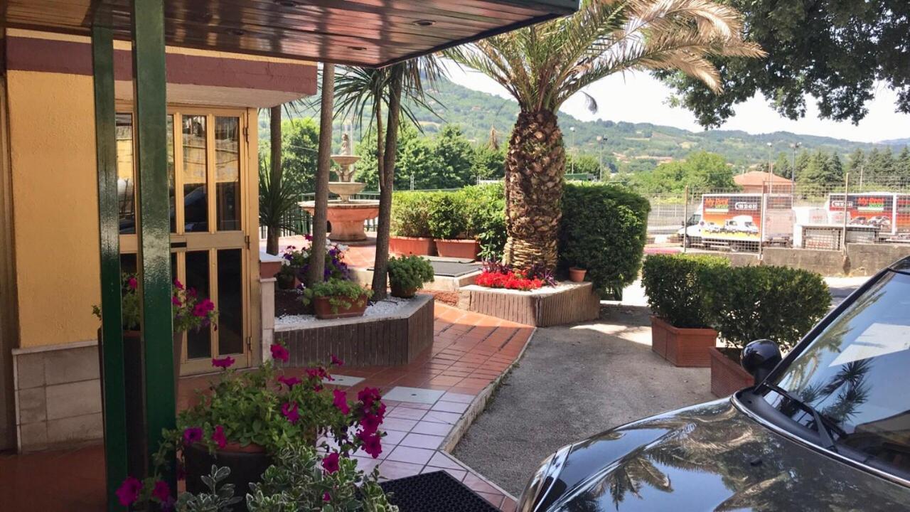 Cristal Hotel Manocalzati Exterior foto